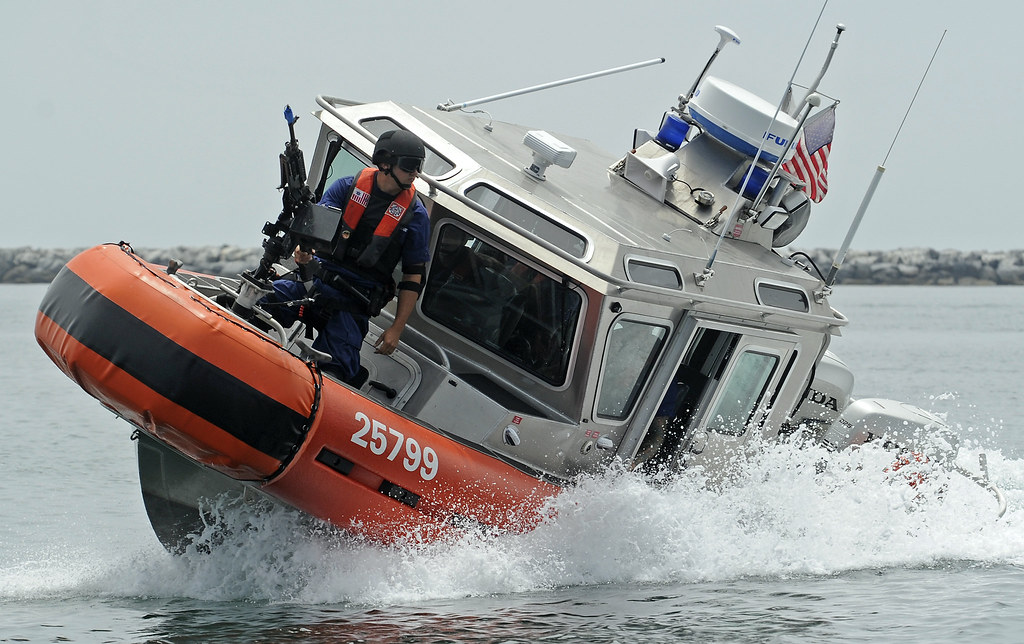 Maritime Safety and Security Team trains in Los Angeles [Image 2 of 3]